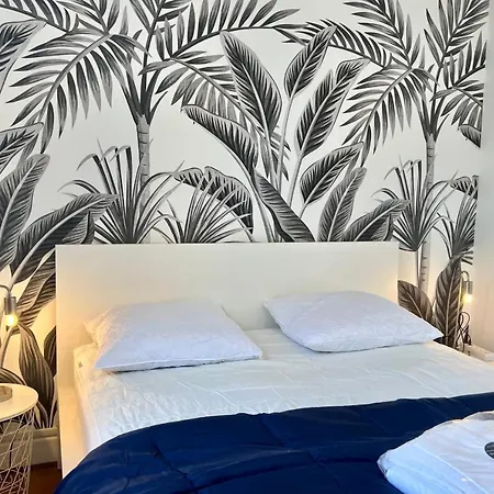 The Jeanne D'arc #ey Apartment *